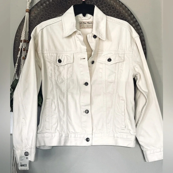 Free People We The Free Cream Denim Jacket SIZE XS -OVERSIZED ->NWT Retail$128